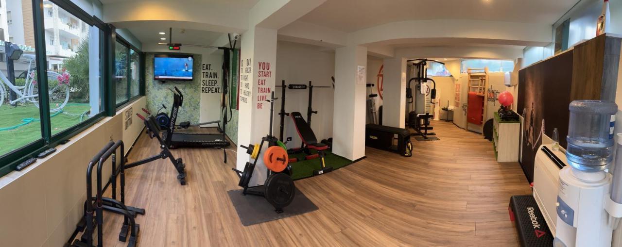 Hotel Montecarlo - Vista Mare Con Piscina & Area Fitness Riccione Exterior photo
