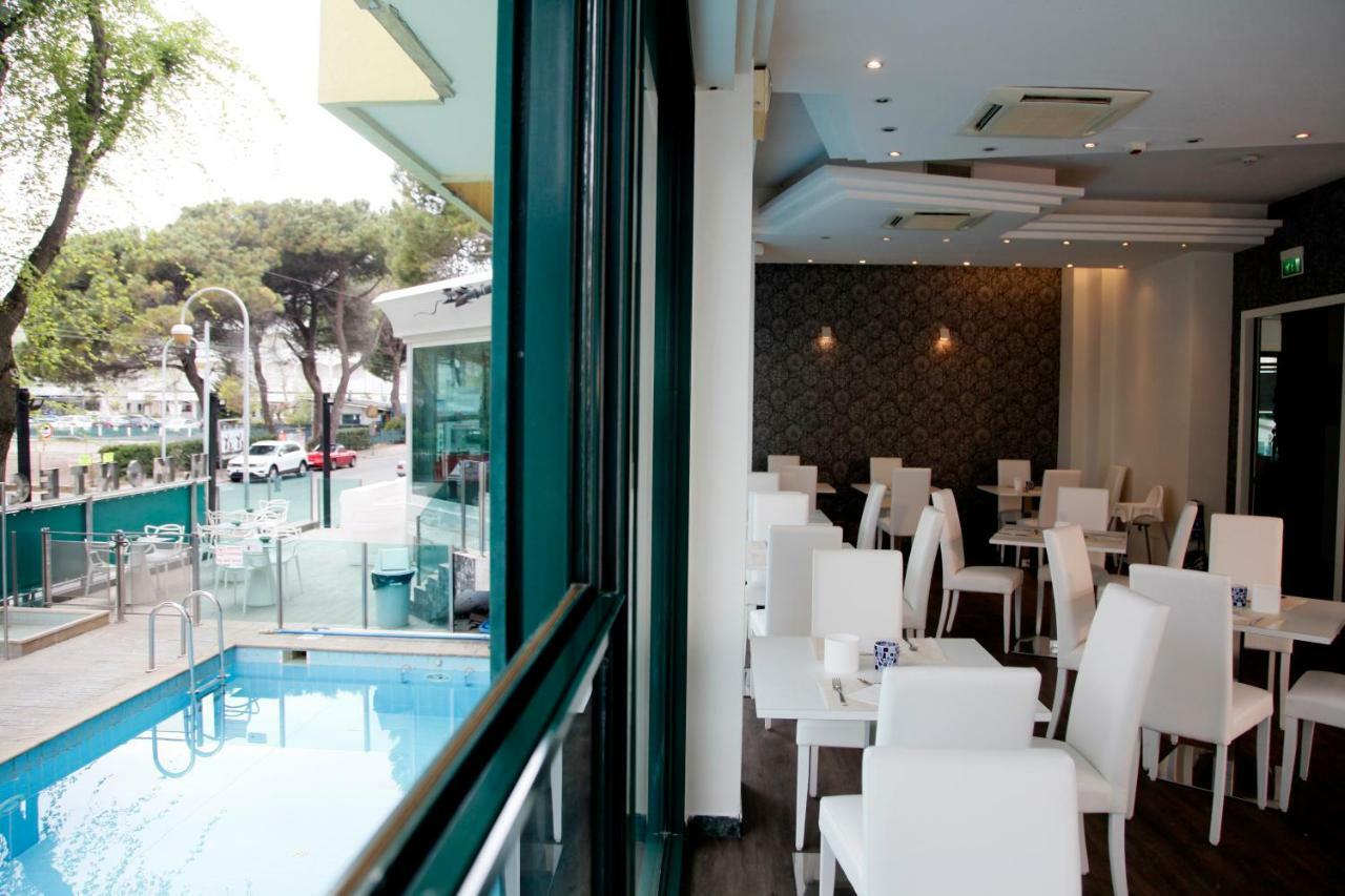 Hotel Montecarlo - Vista Mare Con Piscina & Area Fitness Riccione Exterior photo